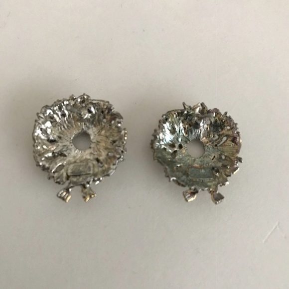 Christmas Wreath Earrings Pierced Open Center VTG - Picture 4 of 4